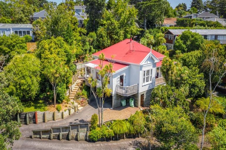 Photo of property in 49 West Lynn Road, Titirangi, Auckland, 0604