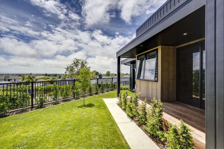 Photo of property in 72 Breadalbane Avenue, Havelock North, 4130