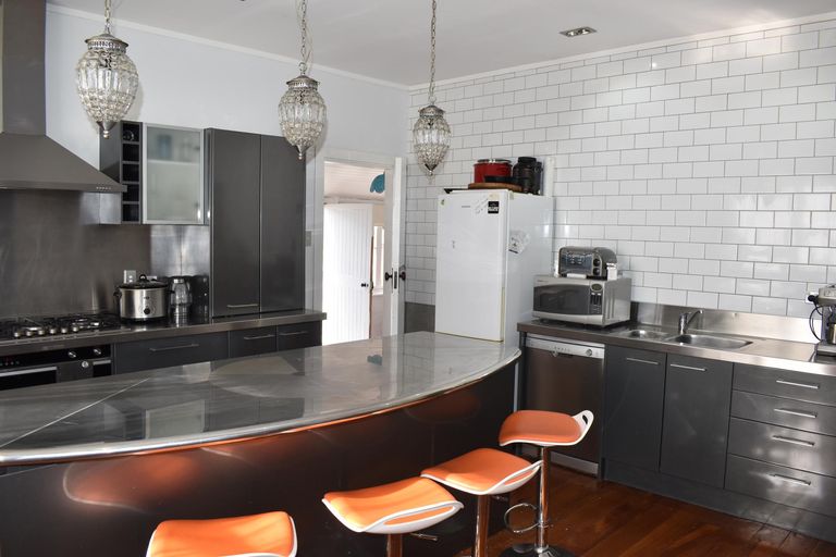 Photo of property in 63 Park Road, Carterton, 5713