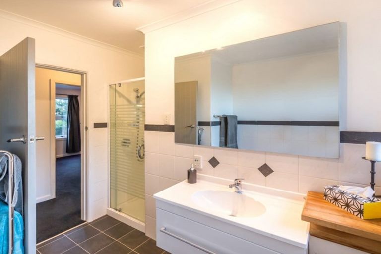 Photo of property in 15 Dunster Street, Burnside, Christchurch, 8053