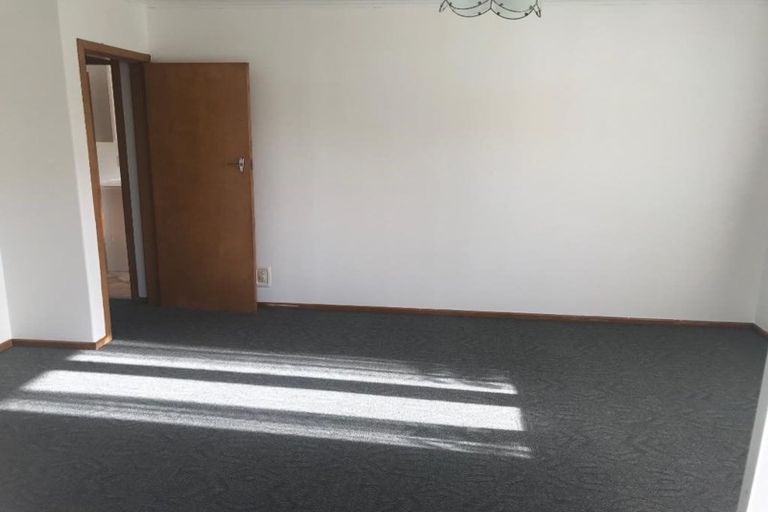 Photo of property in 8 Lynden Avenue, Hillcrest, Auckland, 0627