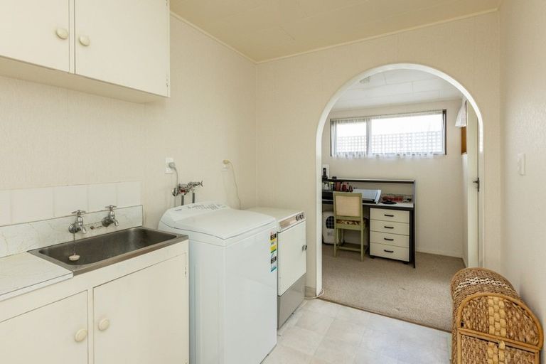 Photo of property in 6a Dolbel Street, Taradale, Napier, 4112