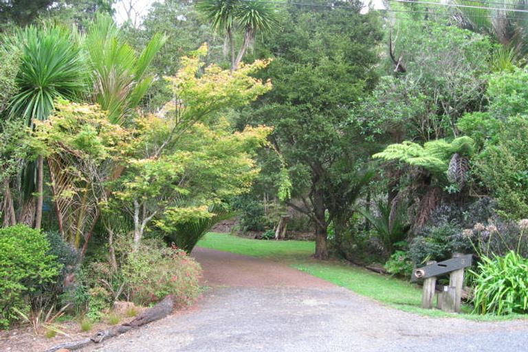 Photo of property in 5 Valley Road, Titirangi, Auckland, 0604
