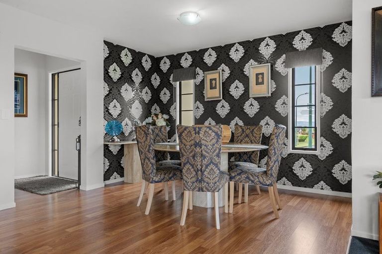 Photo of property in 51 Rathmar Drive, Manurewa, Auckland, 2105