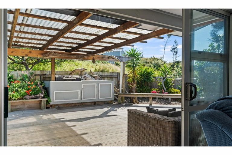 Photo of property in 11 Seabreeze Road, Mangawhai Heads, Mangawhai, 0505