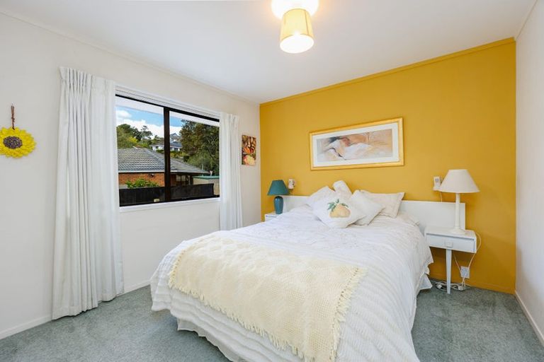 Photo of property in 1 Crestview Place, Browns Bay, Auckland, 0630