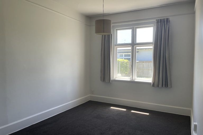 Photo of property in 2 Woodville Street, Edgeware, Christchurch, 8013