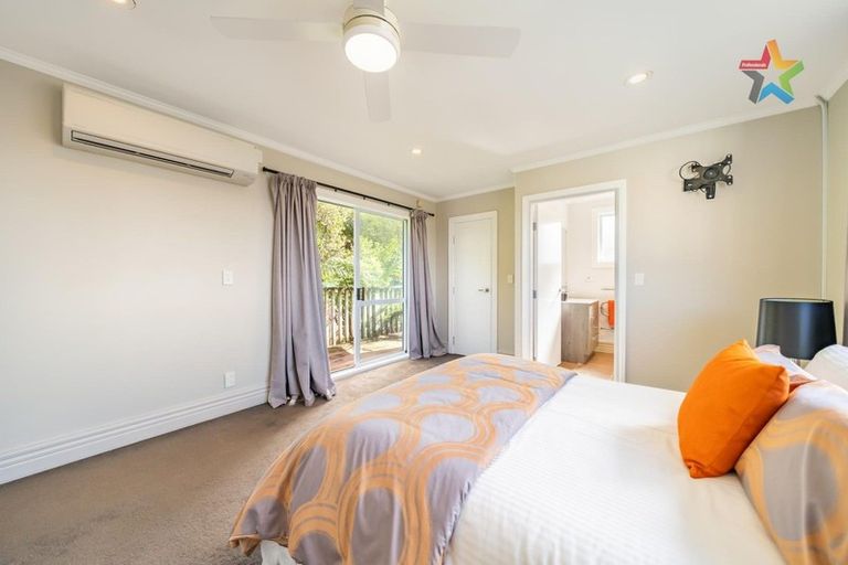 Photo of property in 2/150 Tirohanga Road, Tirohanga, Lower Hutt, 5010