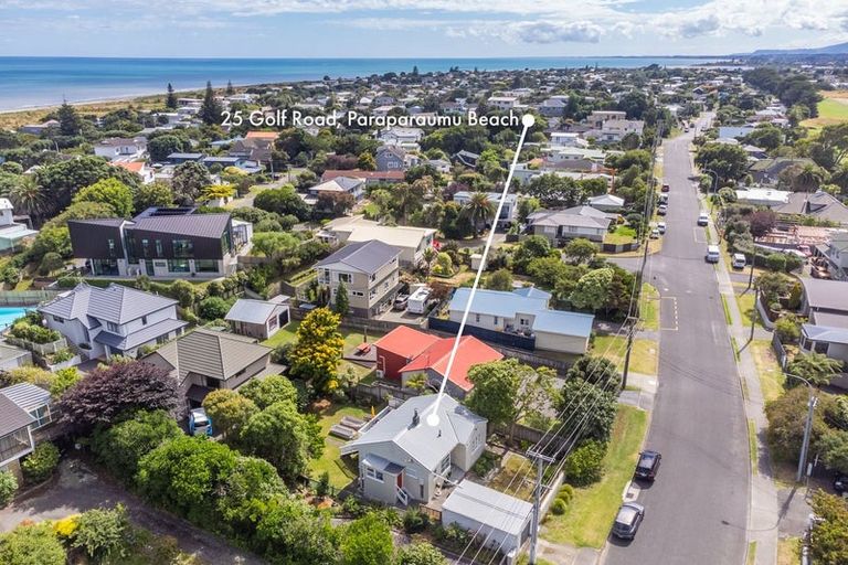 Photo of property in 25 Golf Road, Paraparaumu Beach, Paraparaumu, 5032