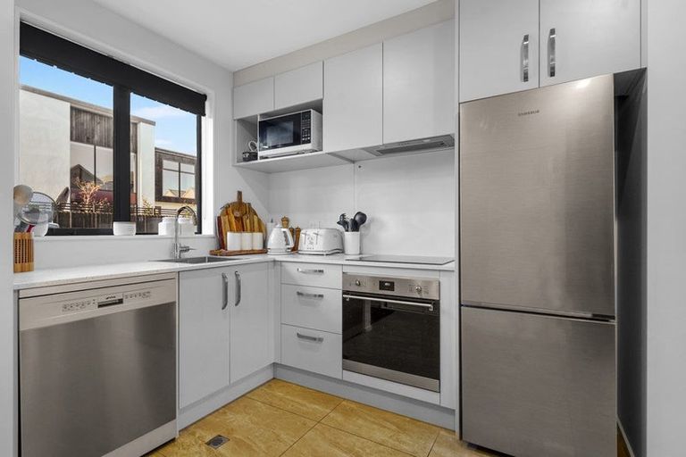 Photo of property in 2/37 Webb Street, St Albans, Christchurch, 8014