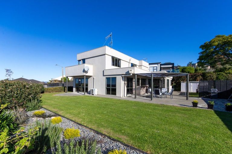 Photo of property in 84 Churchill Drive, Taradale, Napier, 4112