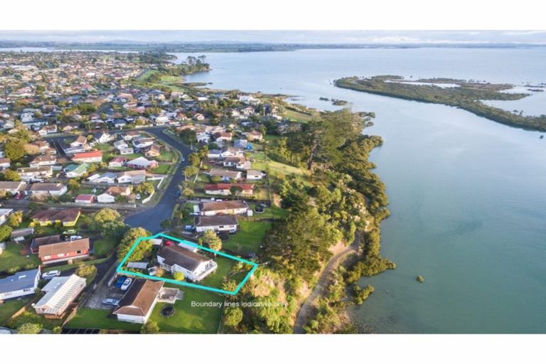 Photo of property in 20 Rukumoana Place, Clendon Park, Auckland, 2103