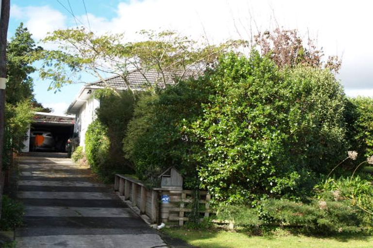 Photo of property in 6 Salas Place, Howick, Auckland, 2010