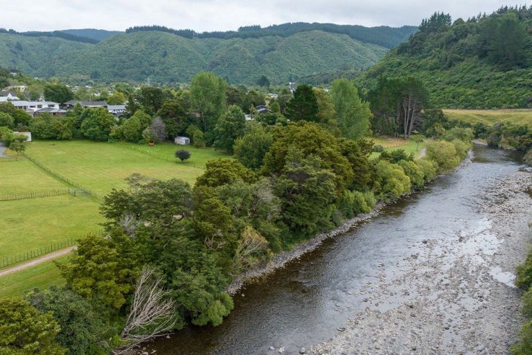 Photo of property in 115 Gemstone Drive, Birchville, Upper Hutt, 5018