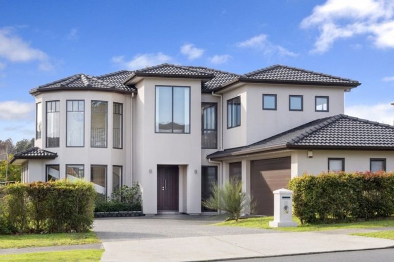 Photo of property in 30 Armstrong Farm Drive, East Tamaki Heights, Auckland, 2016