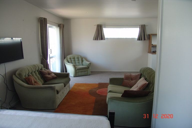 Photo of property in 62 Farquhars Road, Redwood, Christchurch, 8051