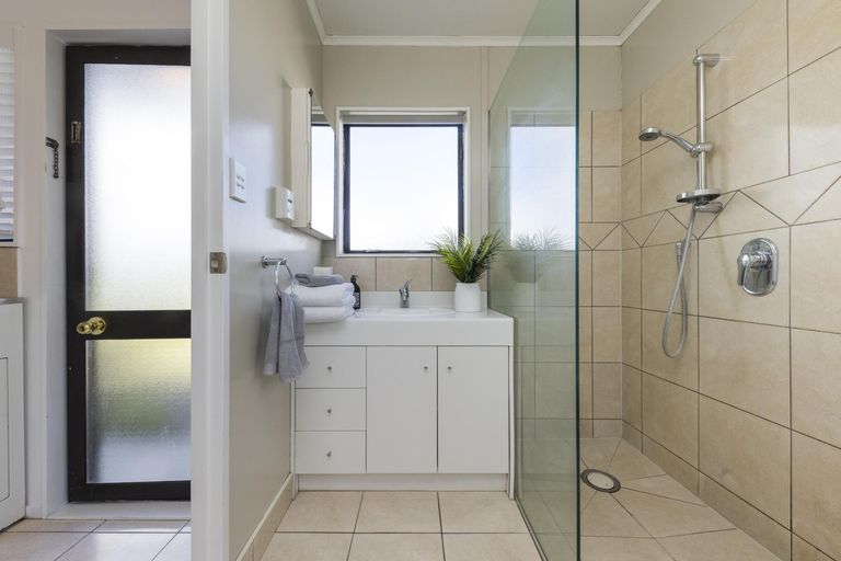 Photo of property in 19 Leander Place, Milson, Palmerston North, 4414