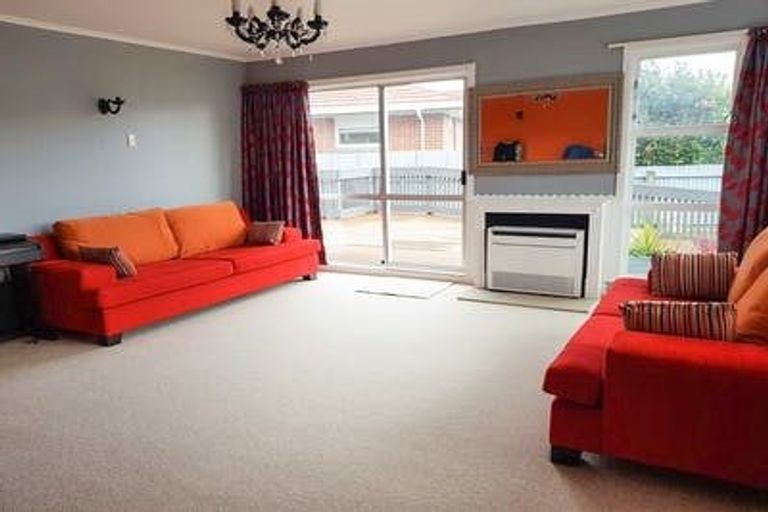 Photo of property in 20 Holyoake Crescent, Avalon, Lower Hutt, 5011