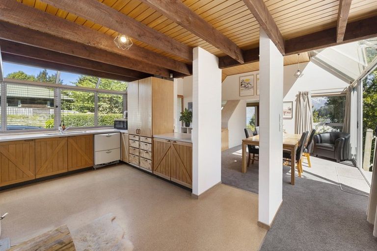 Photo of property in 18 Williams Street, Sunshine Bay, Queenstown, 9300