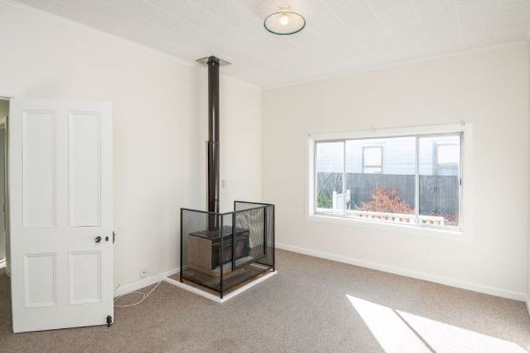 Photo of property in 12 Waverley Street, Elgin, Gisborne, 4010