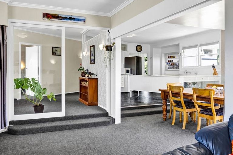 Photo of property in 161 South Road, Hawera, 4610