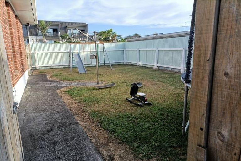 Photo of property in 5 Sutton Crescent, Papatoetoe, Auckland, 2025