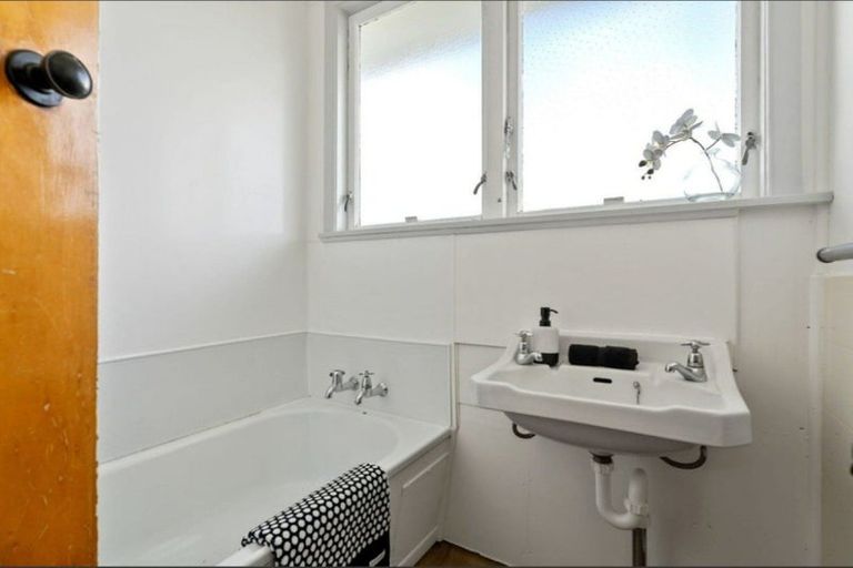 Photo of property in 70-72 Waihemo Street, Waitangirua, Porirua, 5024