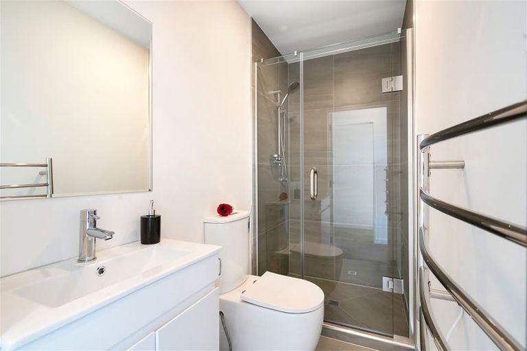 Photo of property in 11d Reid Road, New Lynn, Auckland, 0600