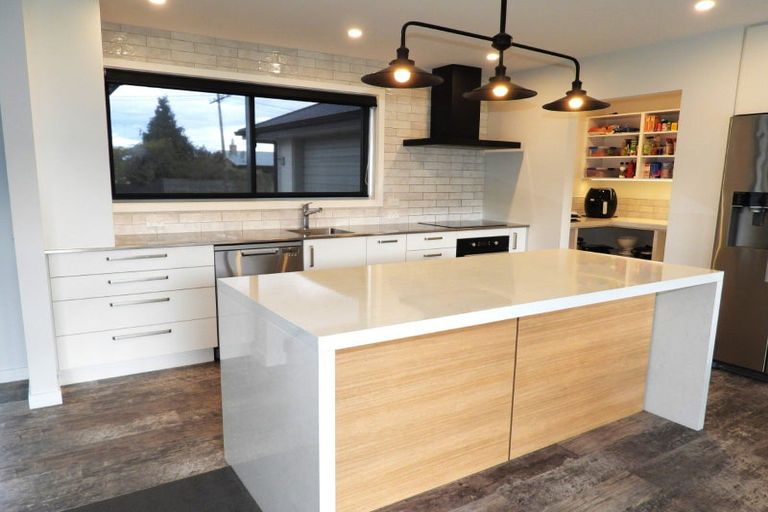 Photo of property in 17 Gordon Street, Weston, Oamaru, 9401