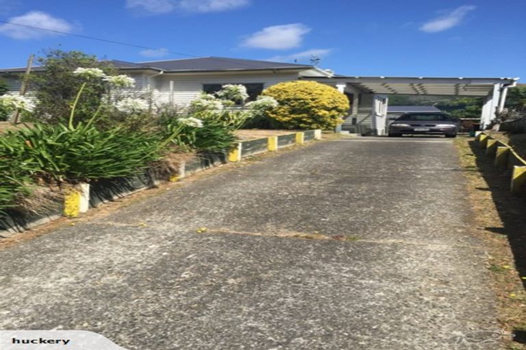 Photo of property in 27 Coates Street, Tawa, Wellington, 5028