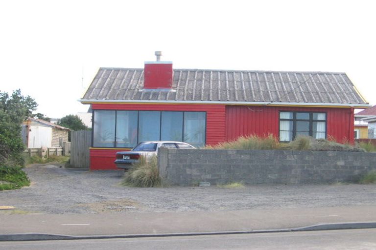 Photo of property in 1/48 Lyall Parade, Lyall Bay, Wellington, 6022