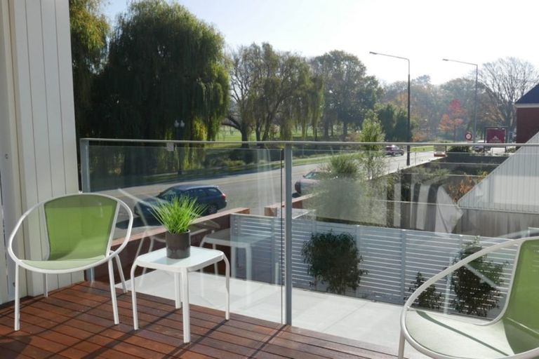 Photo of property in 10 Park Terrace, Christchurch Central, Christchurch, 8013