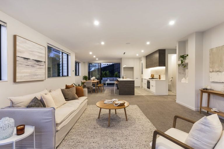 Photo of property in 37a Hythe Terrace, Mairangi Bay, Auckland, 0630