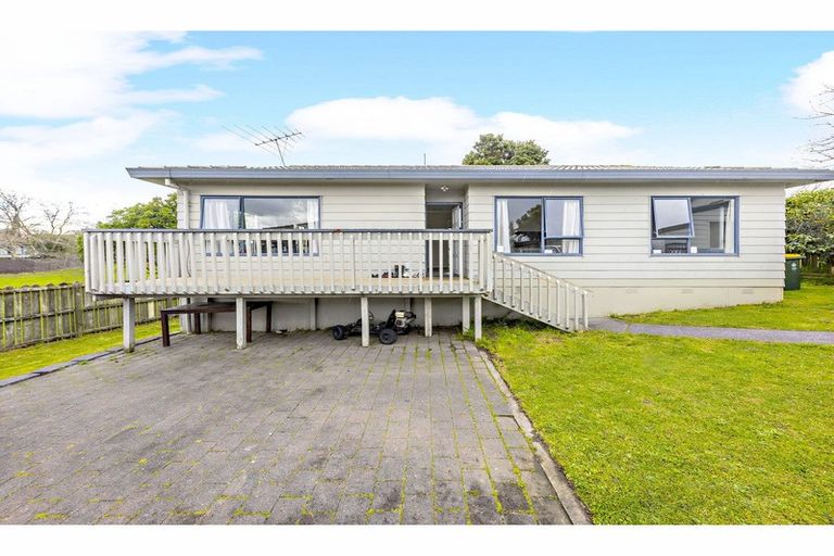Photo of property in 2/73 Etherton Drive, Weymouth, Auckland, 2103
