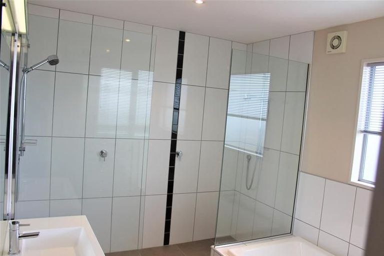 Photo of property in 74 Grahams Road, Burnside, Christchurch, 8041