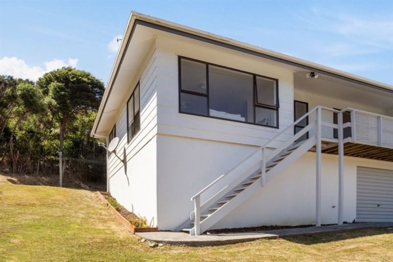 Photo of property in 49a Albatross Close, Whitby, Porirua, 5024