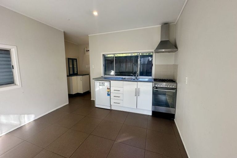 Photo of property in 135c Rosier Road, Glen Eden, Auckland, 0602