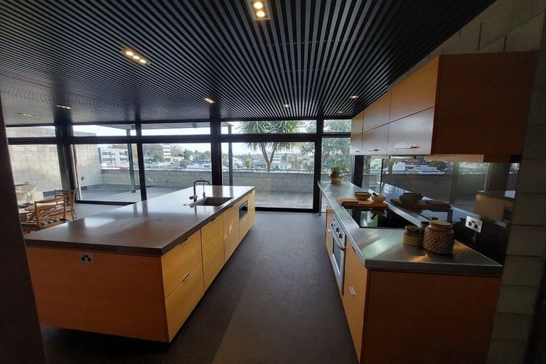 Photo of property in 30b Thackeray Street, Hamilton Lake, Hamilton, 3204