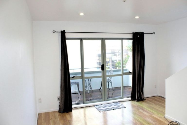 Photo of property in 8/10 Ruru Street, Eden Terrace, Auckland, 1021