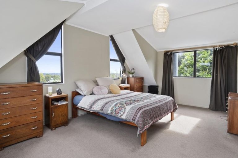 Photo of property in 18 Pelorus Street, Welcome Bay, Tauranga, 3112