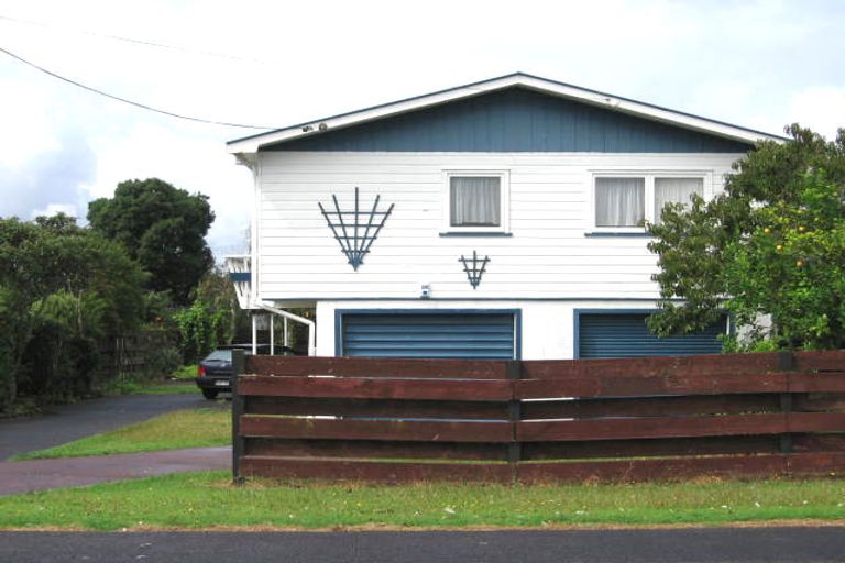 Photo of property in 133 Tirimoana Road, Te Atatu South, Auckland, 0602