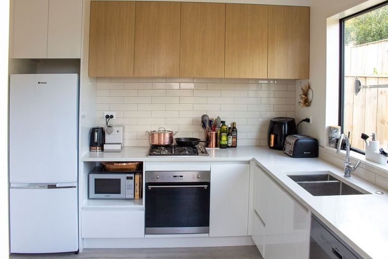 Photo of property in 68c Donovan Avenue, Massey, Auckland, 0614