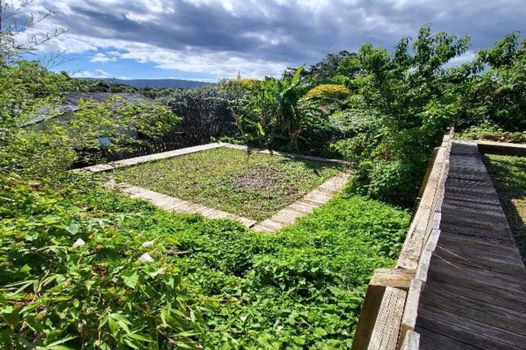 Photo of property in 2/13 Sunnyside Road, Sunnyvale, Auckland, 0612