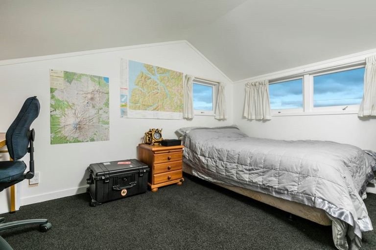 Photo of property in 24 Sulphur Beach Road, Northcote Point, Auckland, 0627
