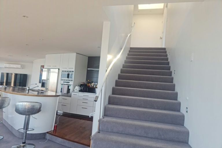 Photo of property in 114 The Esplanade, Houghton Bay, Wellington, 6023