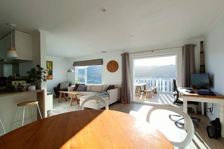 Photo of property in 14a Parklands Drive, Karori, Wellington, 6012