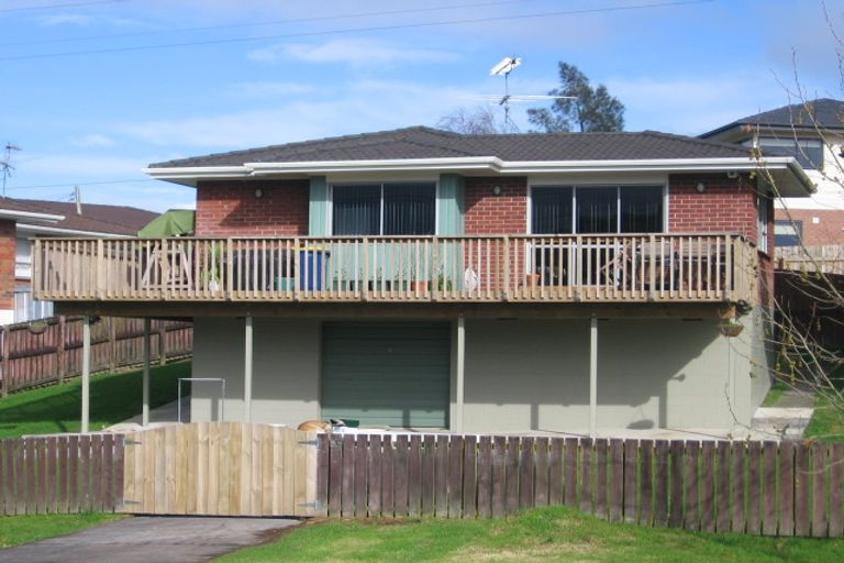Photo of property in 305 Triangle Road, Massey, Auckland, 0614
