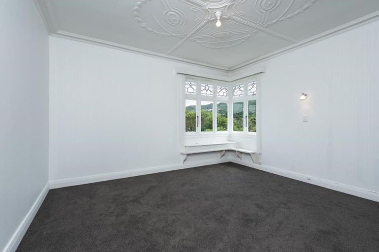 Photo of property in 71 Cockayne Road, Khandallah, Wellington, 6035