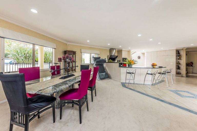 Photo of property in 2 Anaheim Boulevard, Shamrock Park, Auckland, 2016