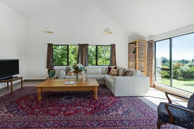 Photo of property in 4 Tauroa Valley, Havelock North, 4130